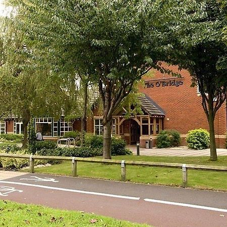 Premier Inn Taunton Central Exterior foto